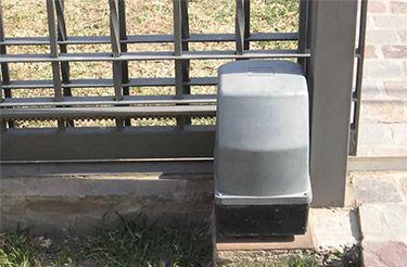 Motor para automatización de portón corredizo.